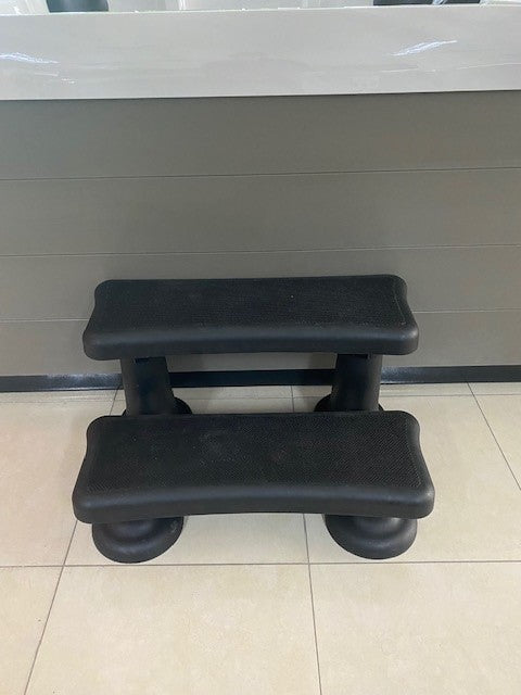 2 Tier Eterna Step Black | Slip-Resistant