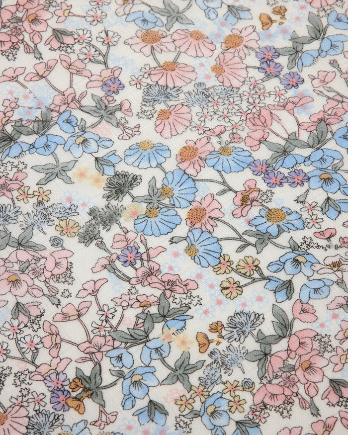 Floral pattern with pastel colors on a light background
