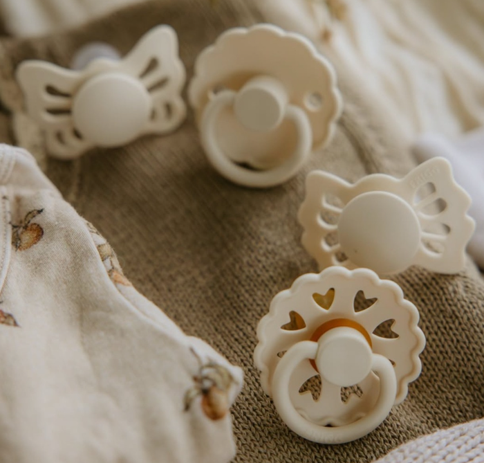 FRIGG Baby's First Pacifier Set – 4-Pack Newborn Dummy
