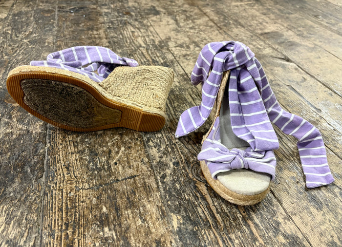 Old Navy Wedge Sandals - 7