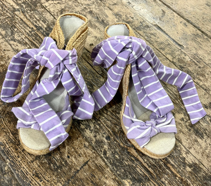 Old Navy Wedge Sandals - 7