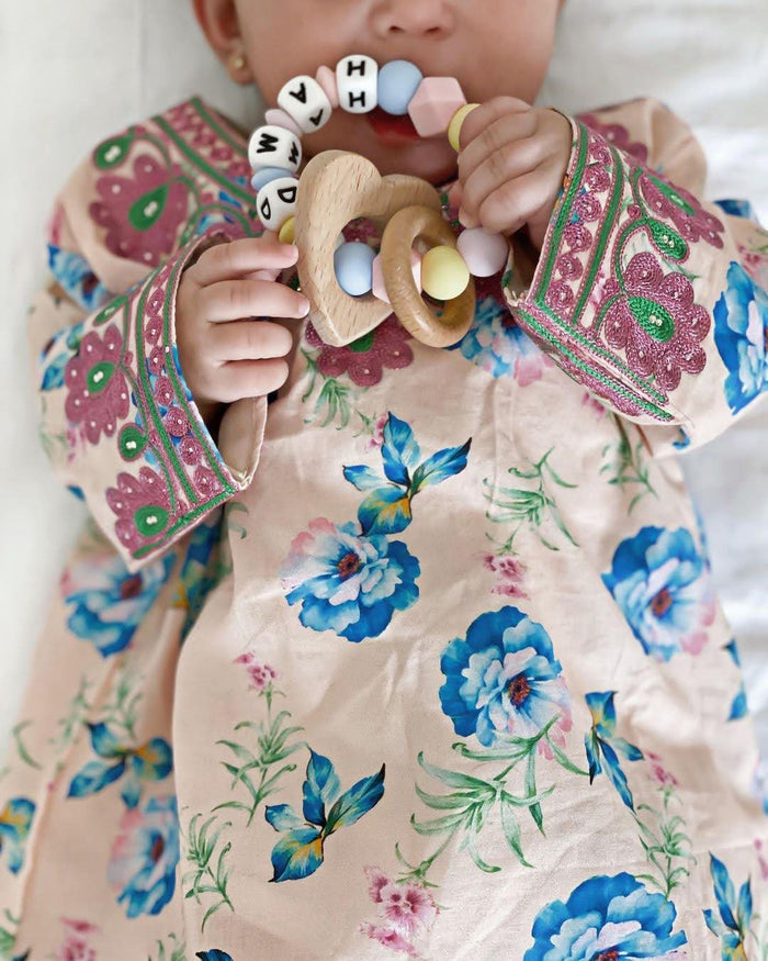 Personalized Baby Ring Rattle – Engraved Name Sensory Toy